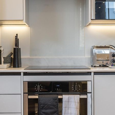 Modern, Stylish Newly Refurbished 2Nd Floor Apartment In Fitzrovia London Bagian luar foto