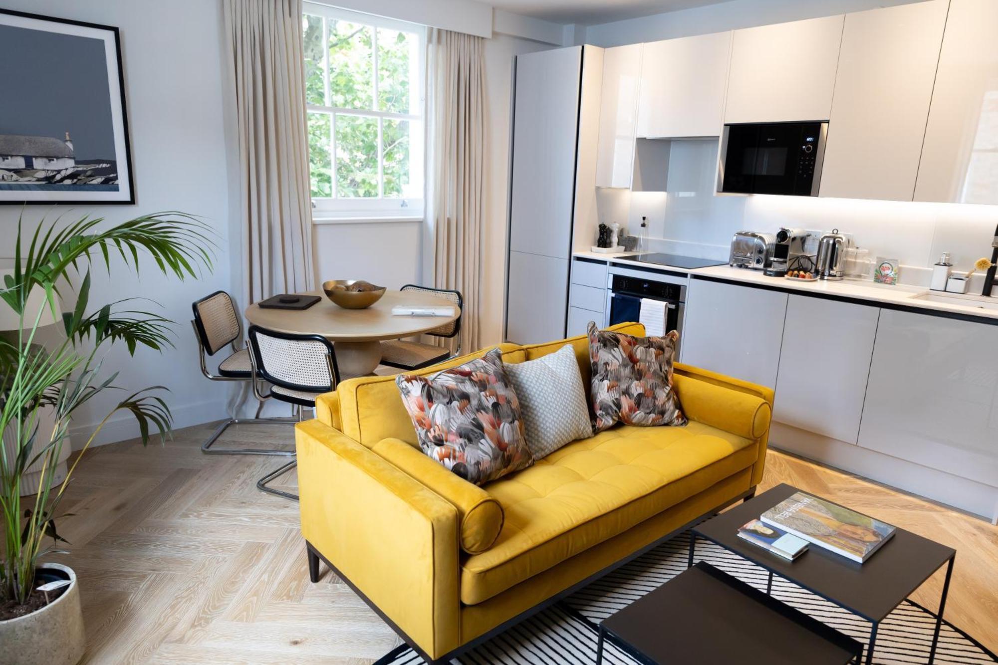 Modern, Stylish Newly Refurbished 2Nd Floor Apartment In Fitzrovia London Bagian luar foto