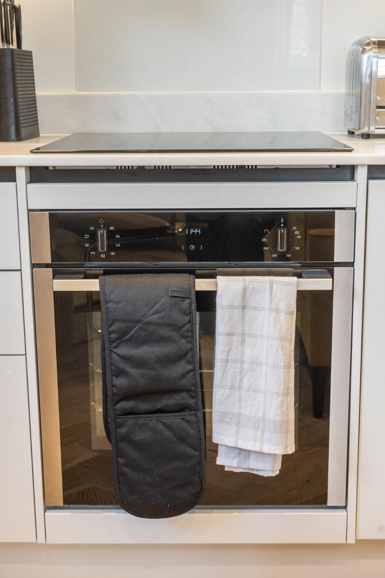 Modern, Stylish Newly Refurbished 2Nd Floor Apartment In Fitzrovia London Bagian luar foto