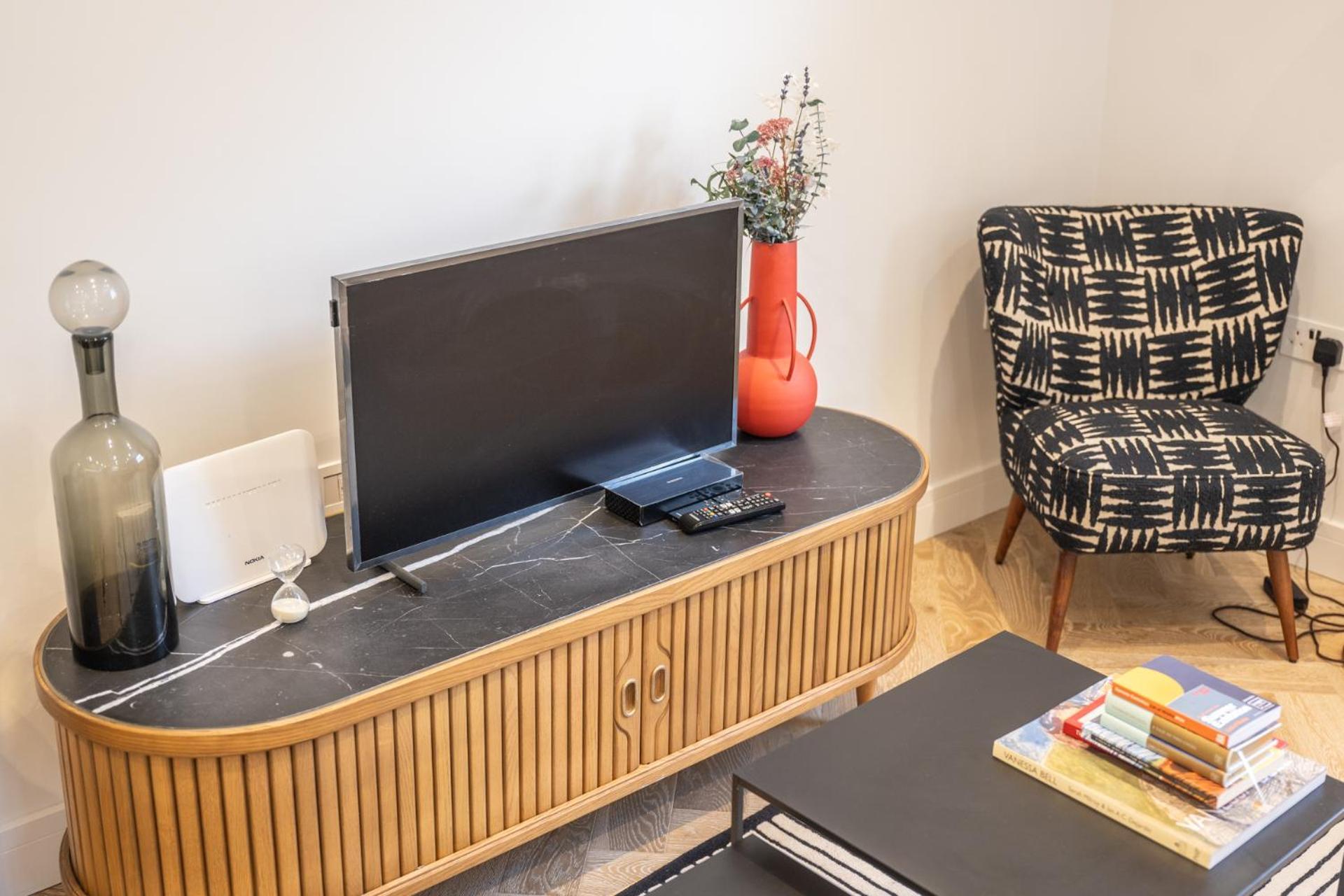 Modern, Stylish Newly Refurbished 2Nd Floor Apartment In Fitzrovia London Bagian luar foto