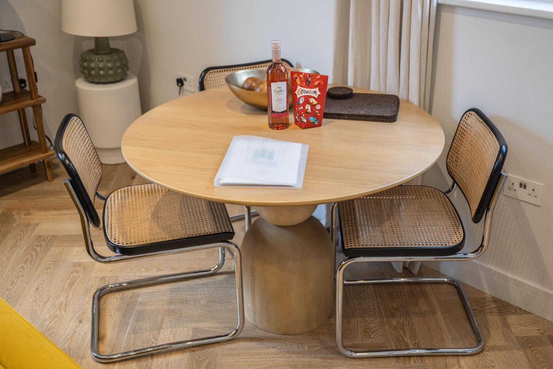Modern, Stylish Newly Refurbished 2Nd Floor Apartment In Fitzrovia London Bagian luar foto