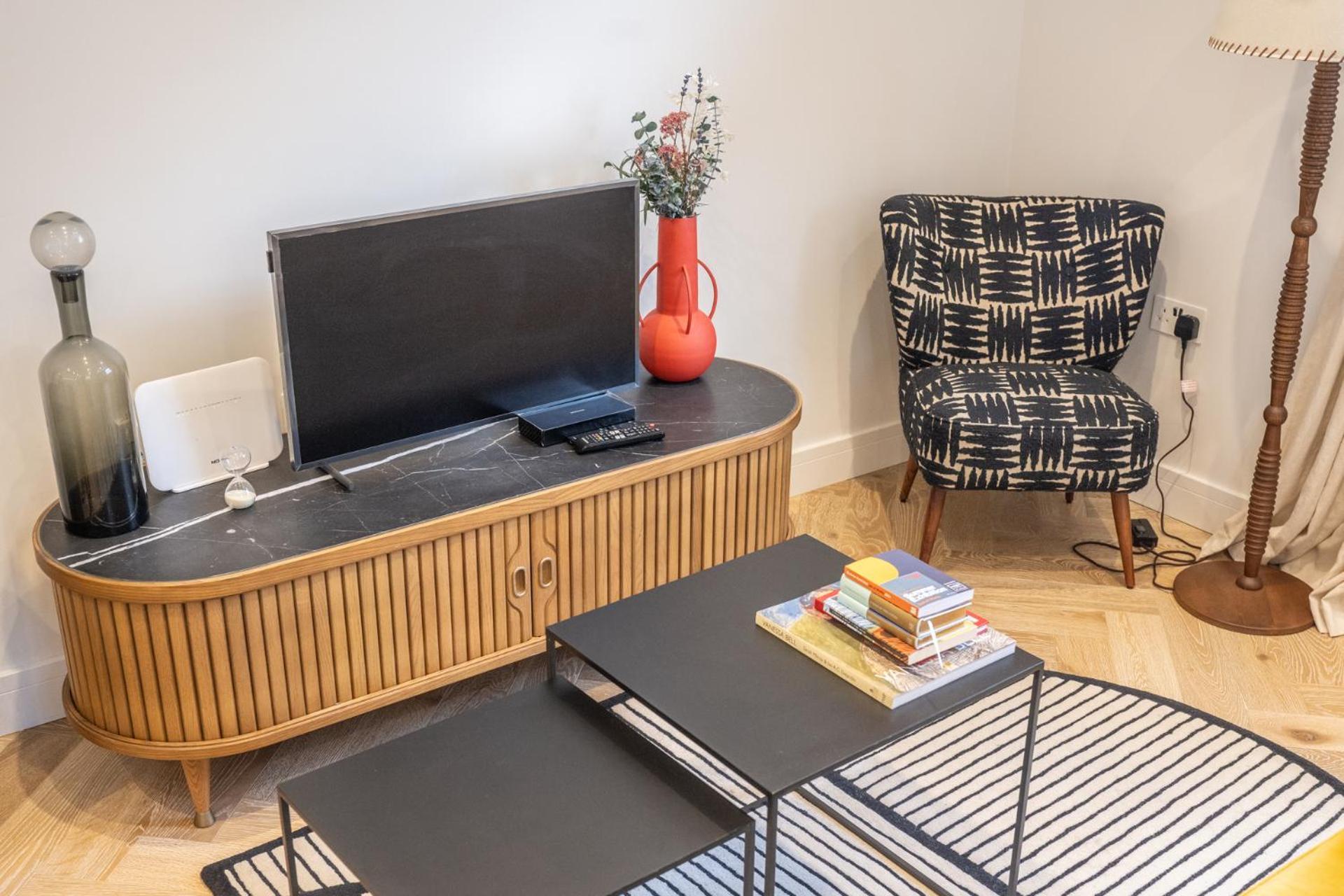 Modern, Stylish Newly Refurbished 2Nd Floor Apartment In Fitzrovia London Bagian luar foto