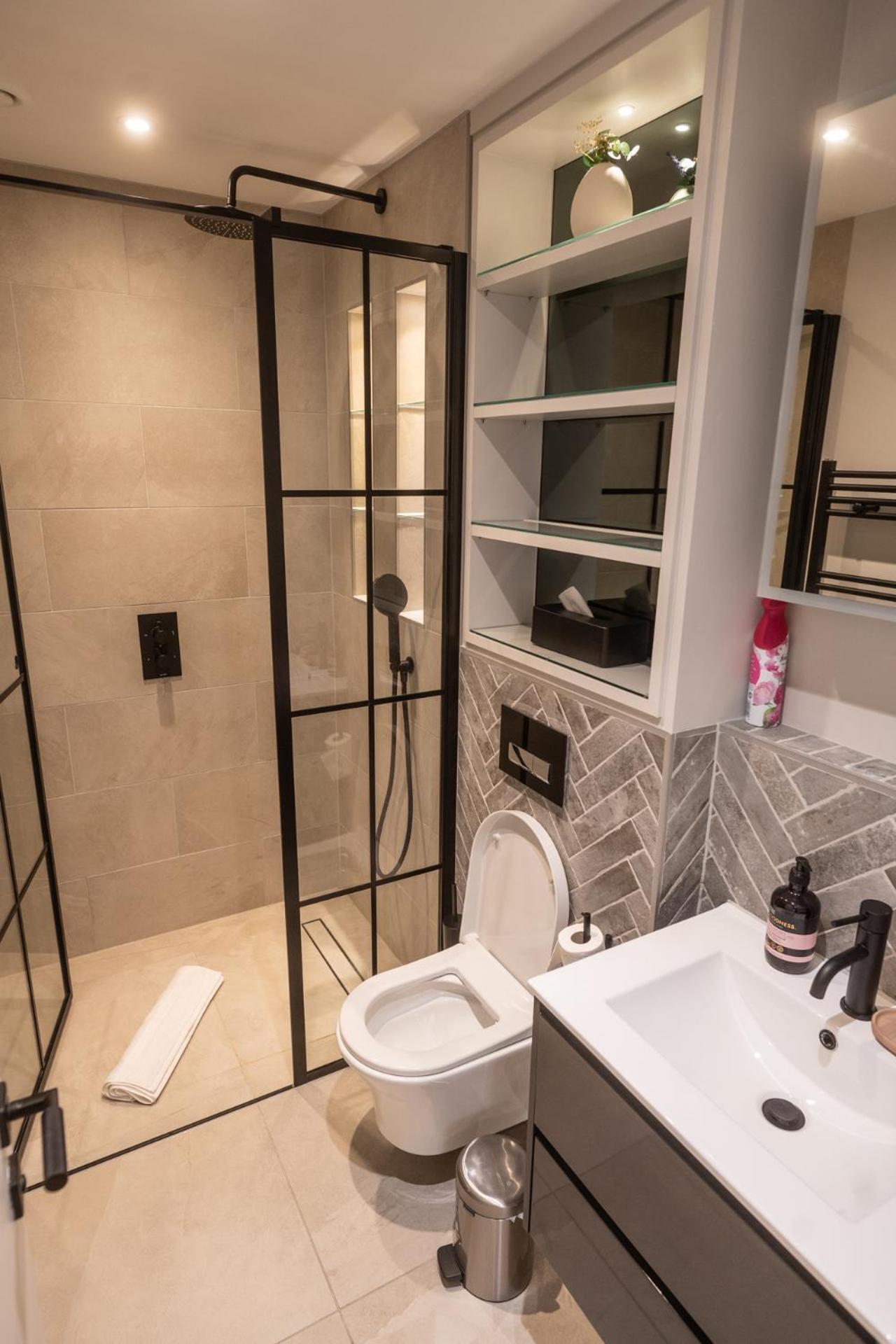 Modern, Stylish Newly Refurbished 2Nd Floor Apartment In Fitzrovia London Bagian luar foto